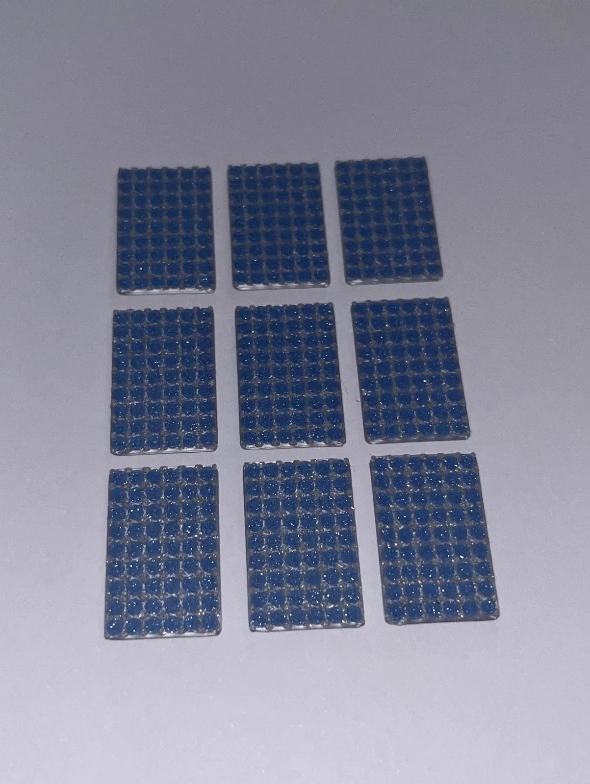 Miniatur-Solarpaneele als Dachzubehör